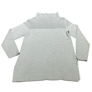 ASPEN Women’s Gray and White Chevron Pattern Sweater, Size‎ M